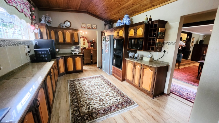 5 Bedroom Property for Sale in Doringkruin North West